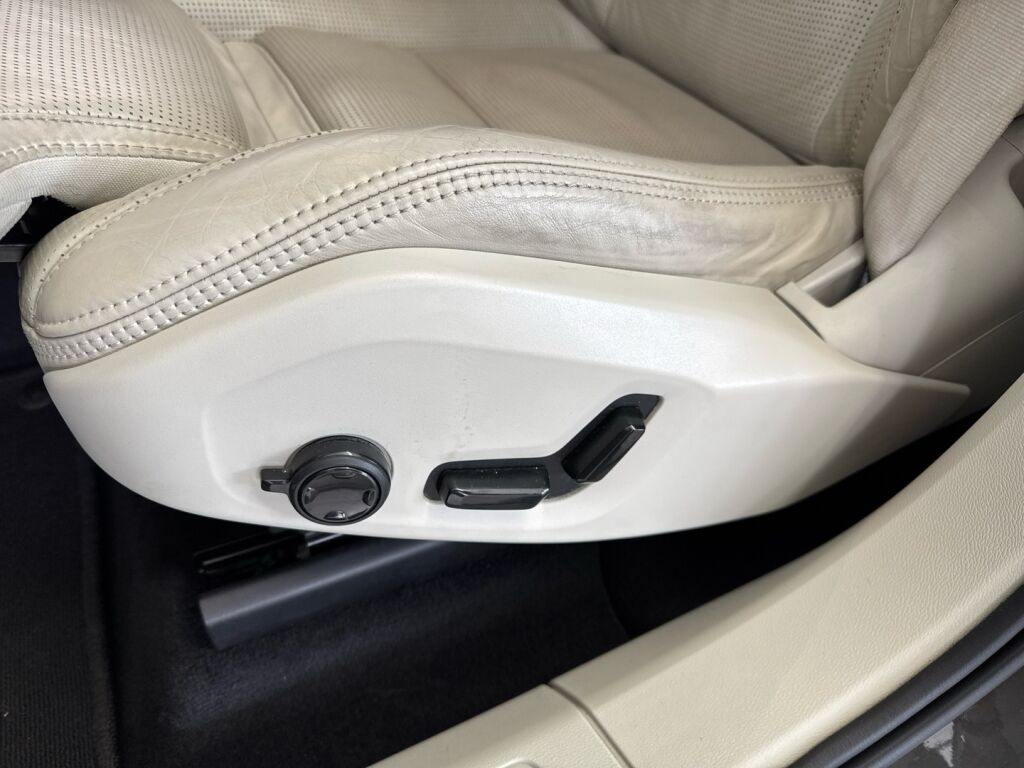 Volvo XC60 2018 Harmaa