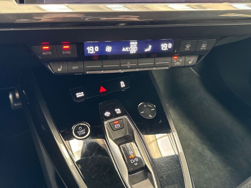 Audi Q4 e-tron 2022 Harmaa