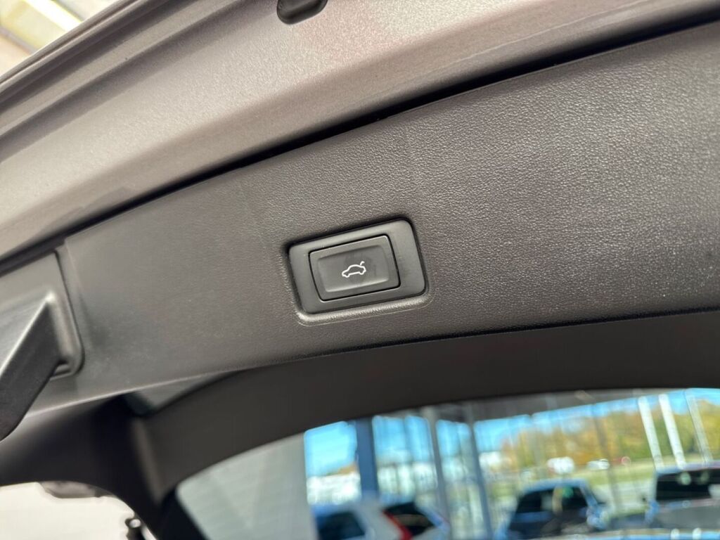 Audi Q4 e-tron 2022 Harmaa