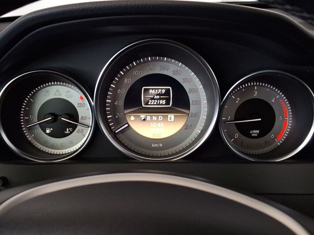 Mercedes-Benz C 2011 Musta