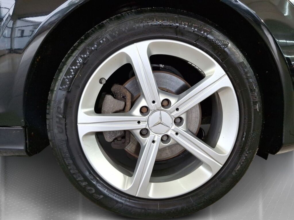 Mercedes-Benz C 2011 Musta