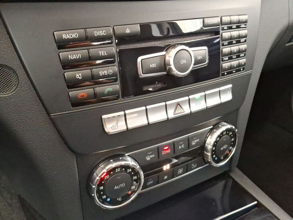 Mercedes-Benz C 2011 Musta
