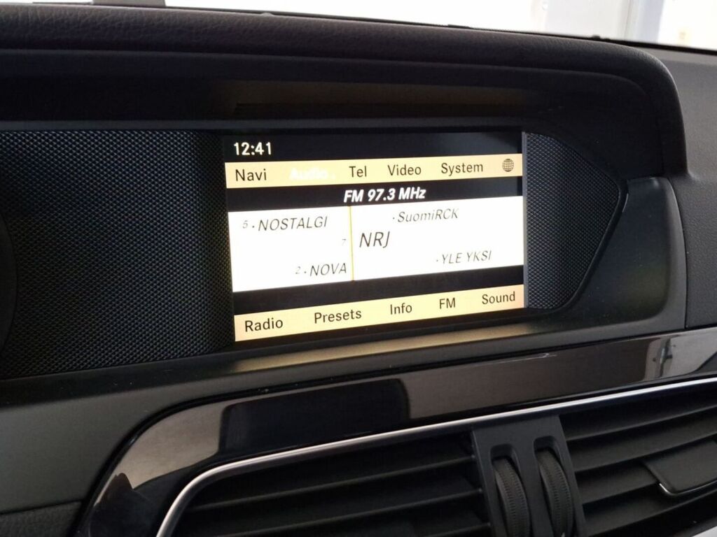 Mercedes-Benz C 2011 Musta