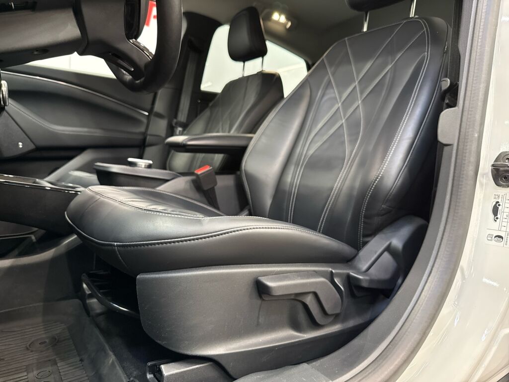 Ford Mustang Mach-E 2022 Valkoinen