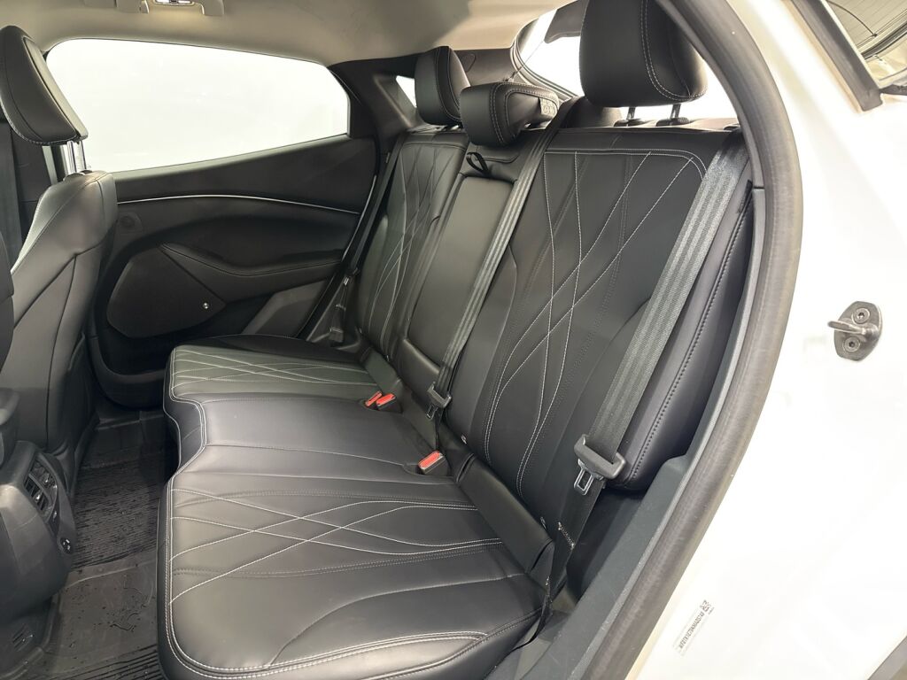 Ford Mustang Mach-E 2022 Valkoinen