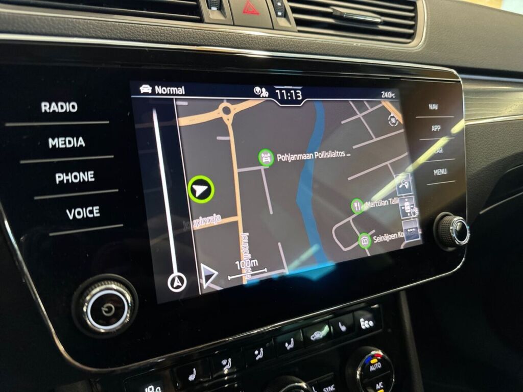 Skoda Superb 2022 Sininen