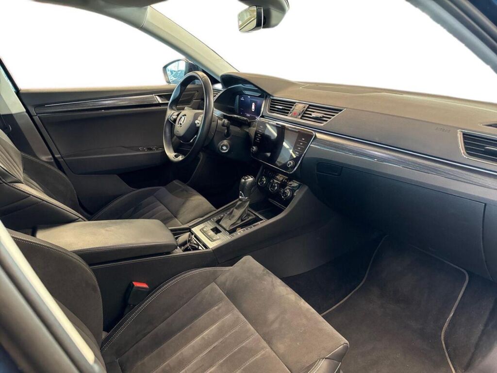 Skoda Superb 2022 Sininen