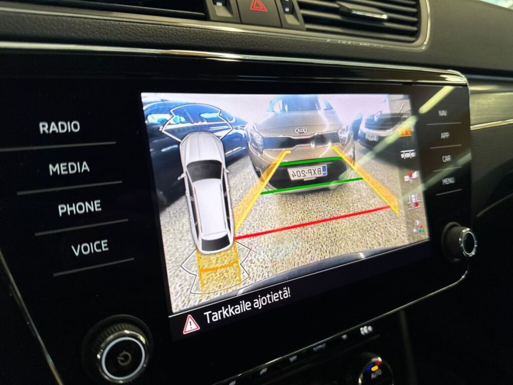 Skoda Superb 2022 Sininen