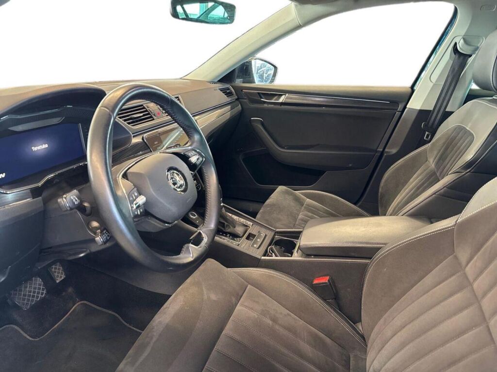 Skoda Superb 2022 Sininen