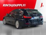 BMW 330 2023 Musta