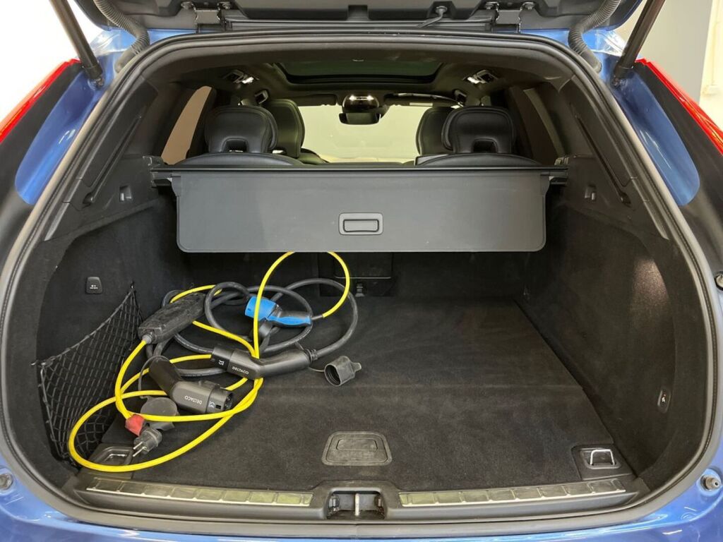 Volvo XC60 2020 Sininen