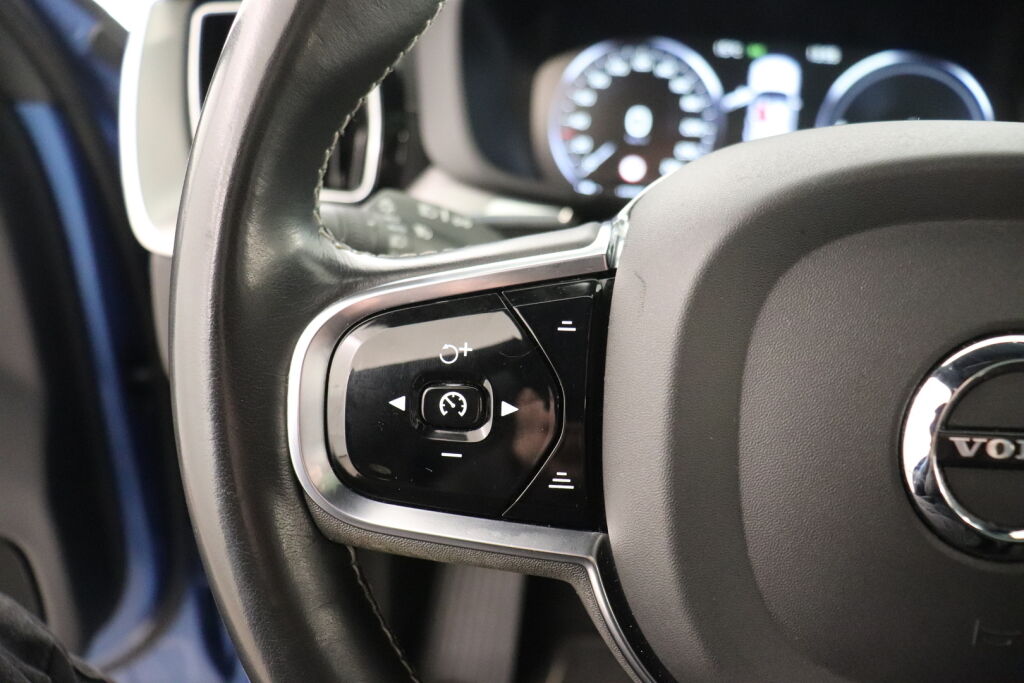 Volvo XC60 2020 Sininen