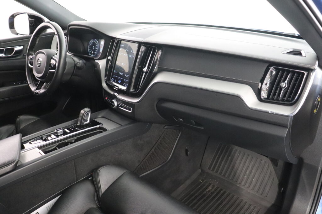 Volvo XC60 2020 Sininen