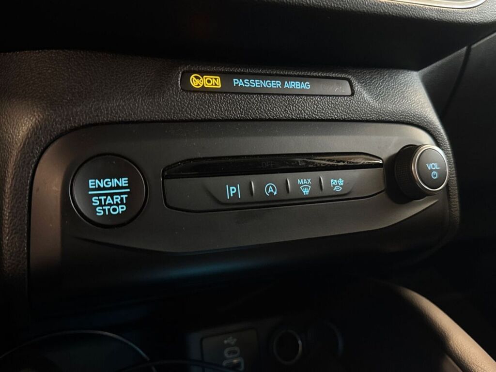 Ford Focus 2023 Musta