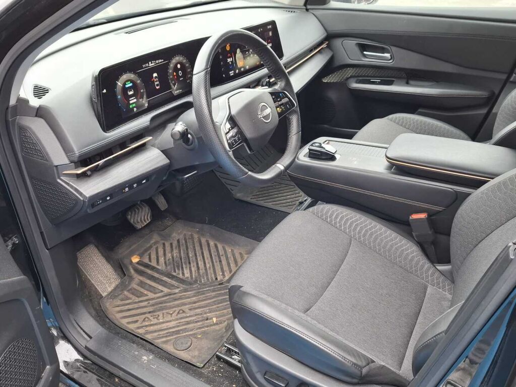 Nissan Ariya 2023 Musta