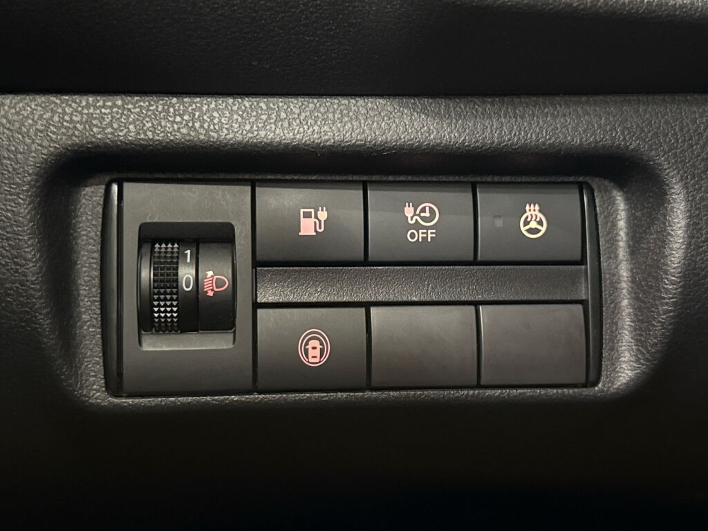 Nissan Leaf 2023 Monivär.