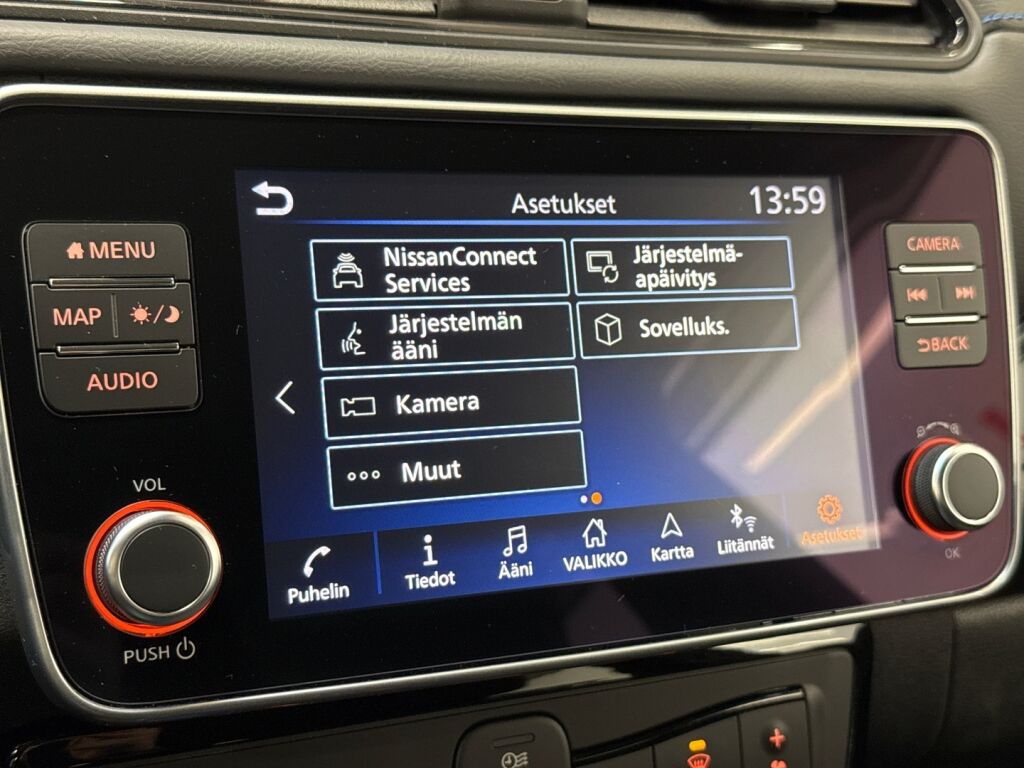 Nissan Leaf 2023 Monivär.