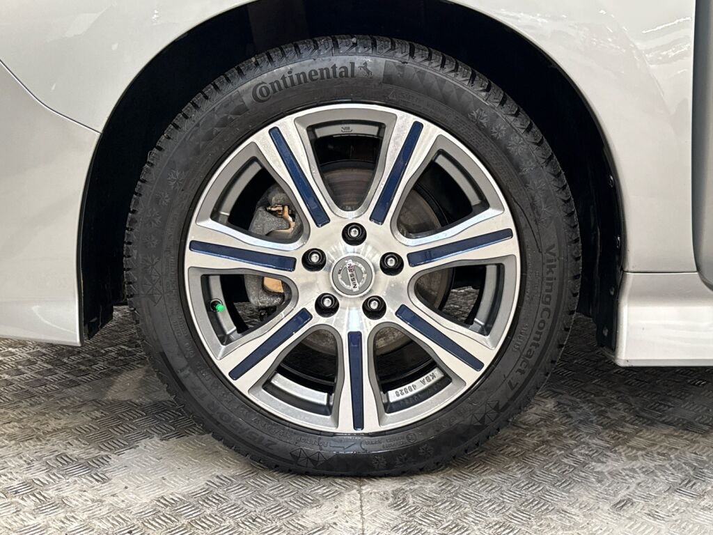 Nissan Leaf 2023 Monivär.