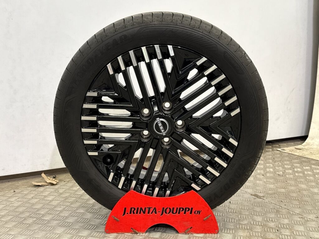 Nissan Leaf 2023 Monivär.