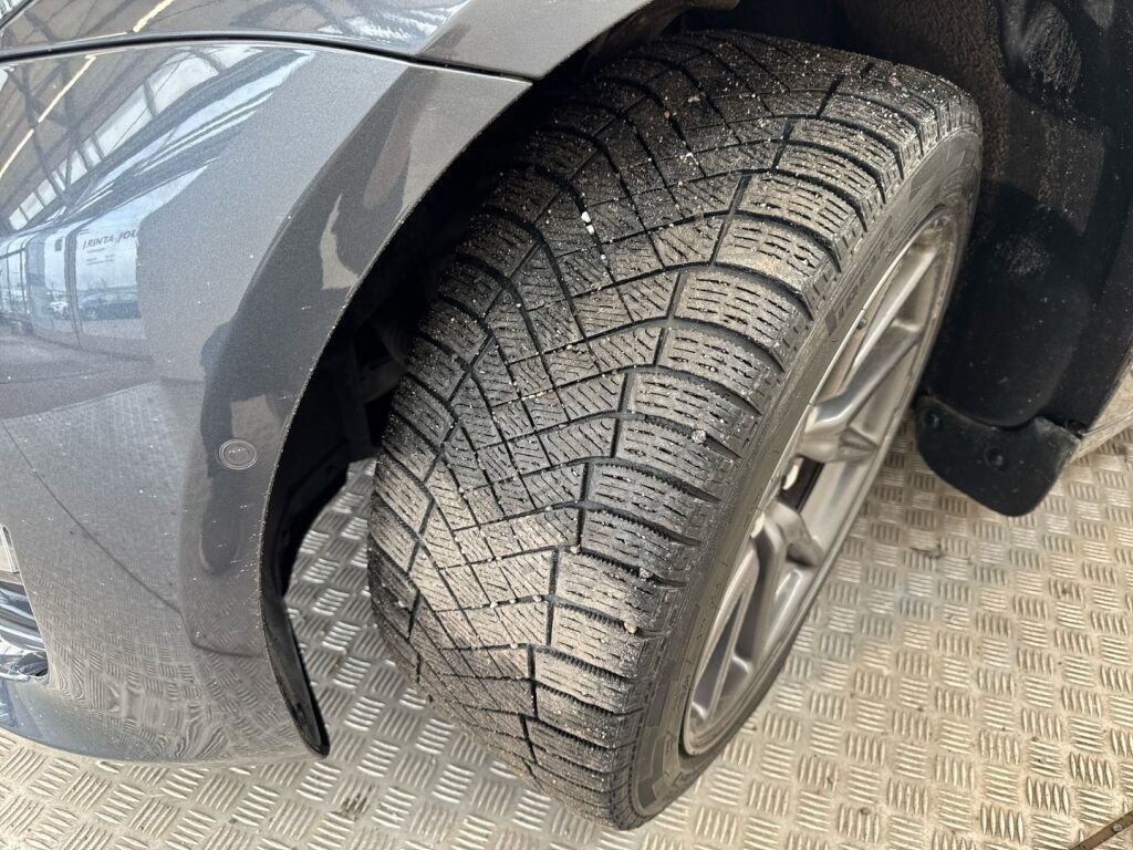 Tesla Model 3 2019 Harmaa