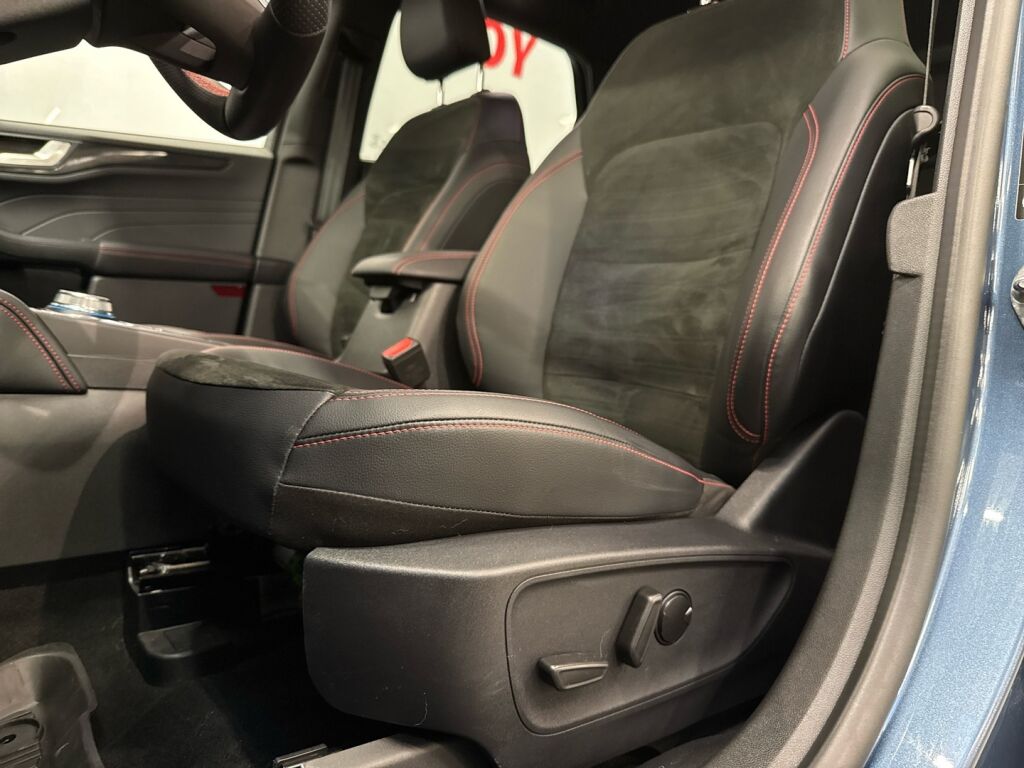 Ford Kuga 2023 Sininen