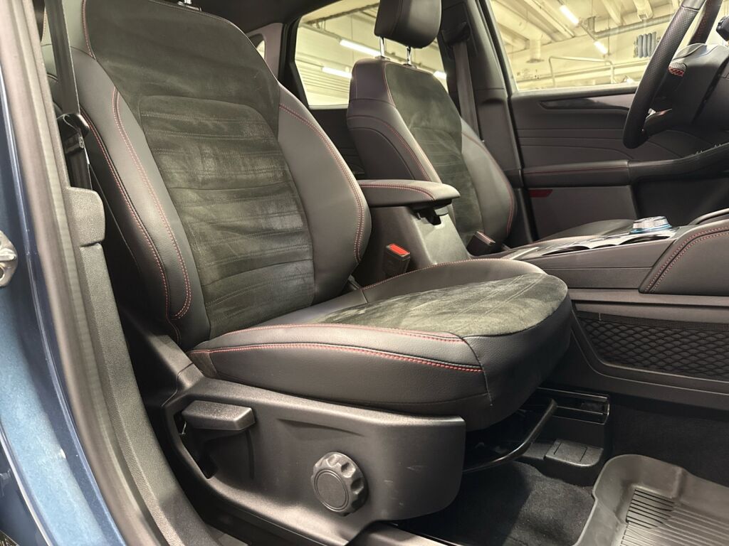 Ford Kuga 2023 Sininen