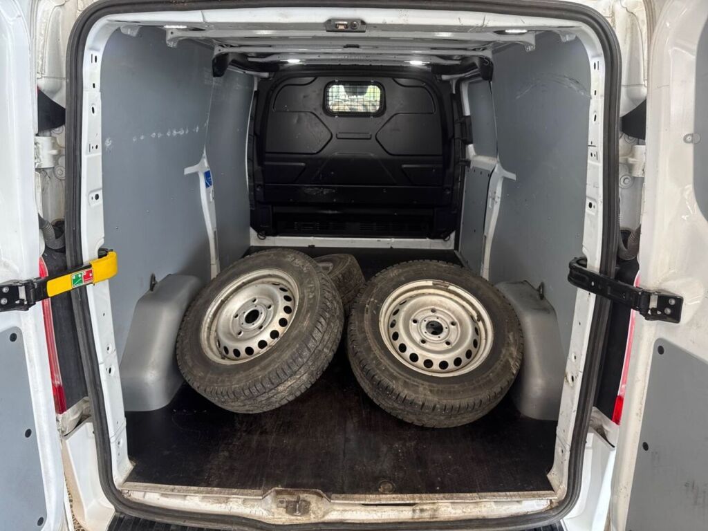 Ford Transit Custom 2023 Valkoinen