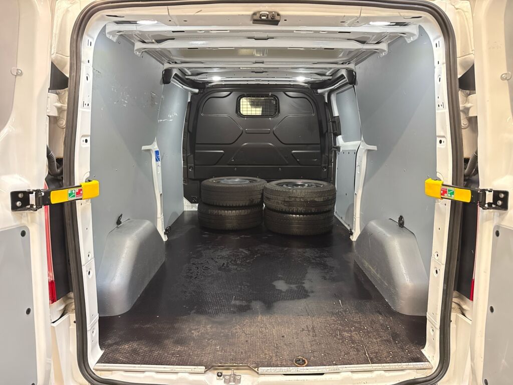 Ford Transit Custom 2023 Valkoinen