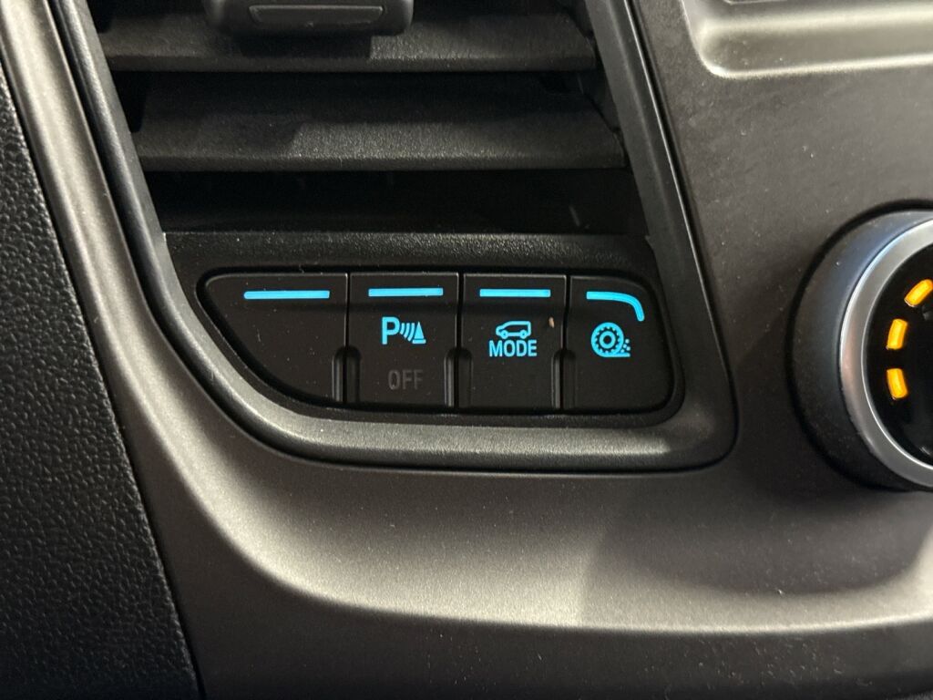 Ford Transit Custom 2023 Valkoinen