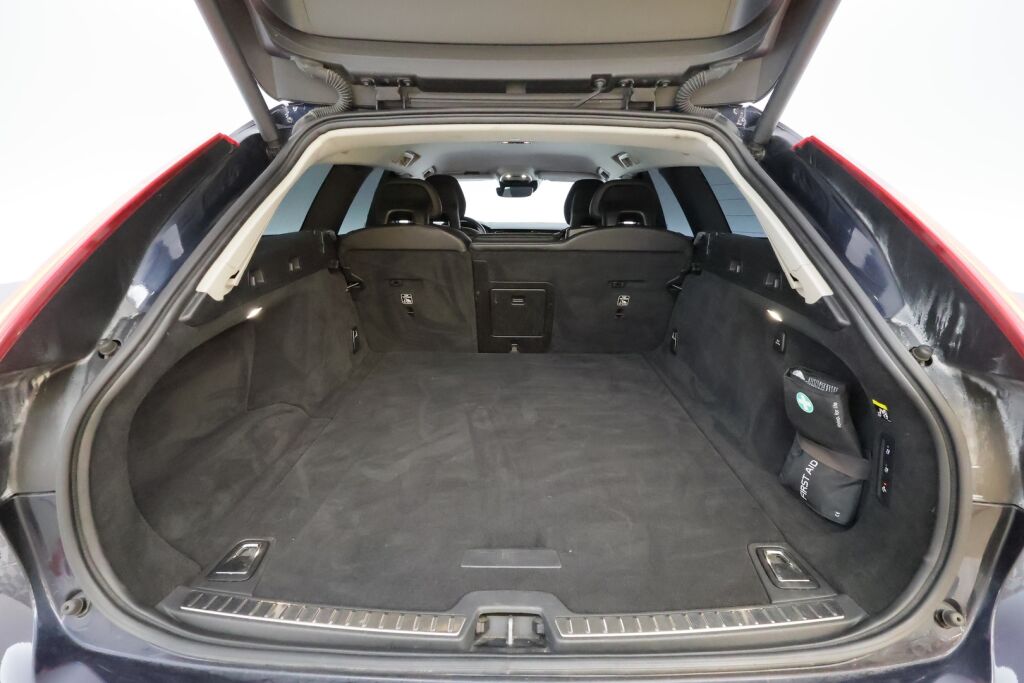 Volvo V90 2017 Sininen