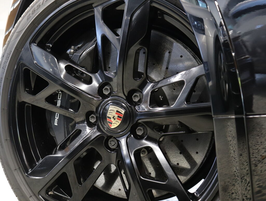 Porsche Taycan 2023 Musta