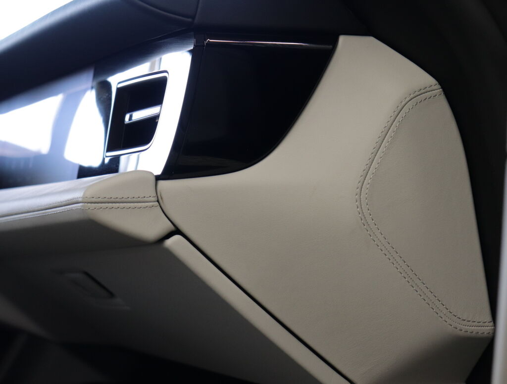 Porsche Taycan 2023 Musta