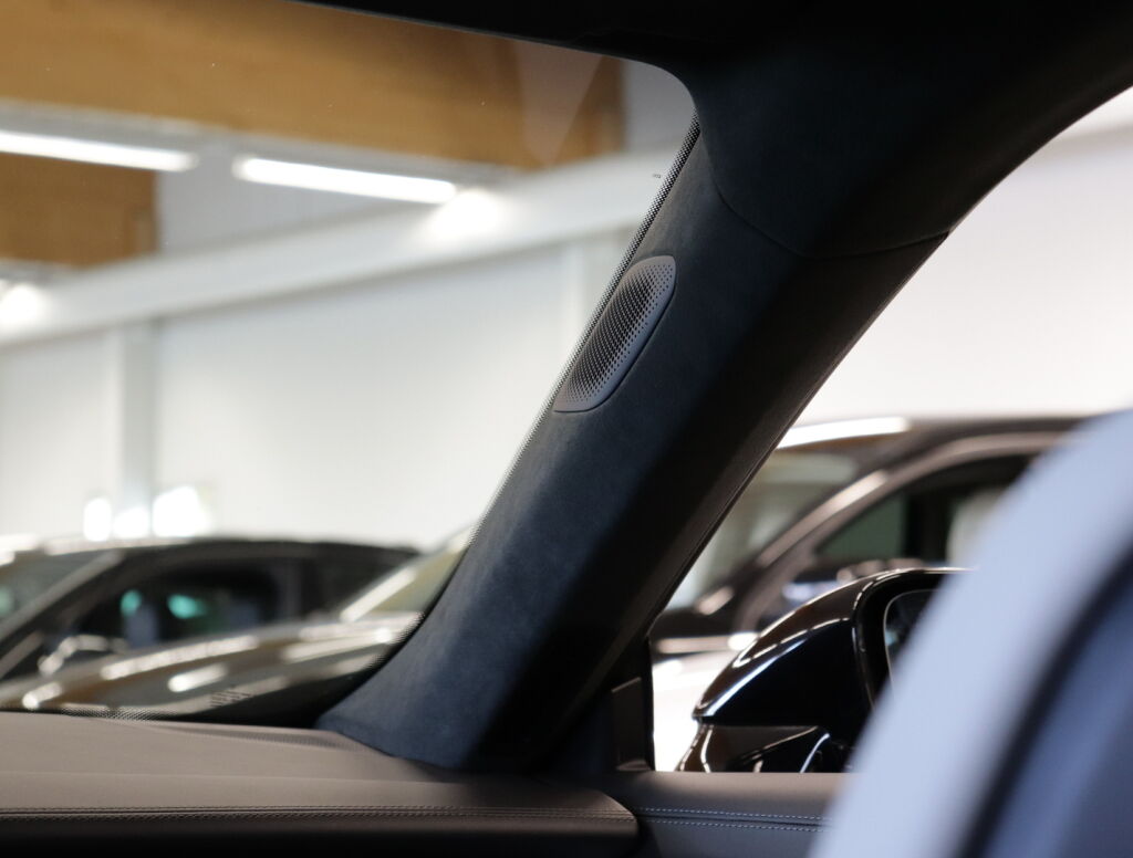 Porsche Taycan 2023 Musta