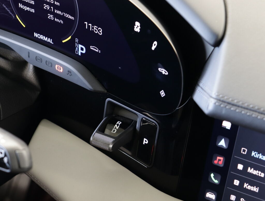 Porsche Taycan 2023 Musta