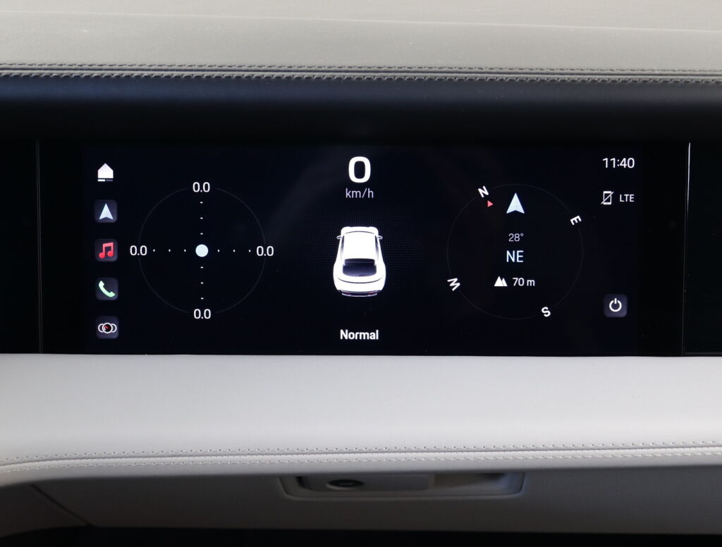 Porsche Taycan 2023 Musta