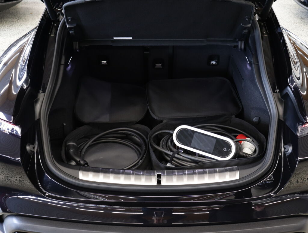 Porsche Taycan 2023 Musta