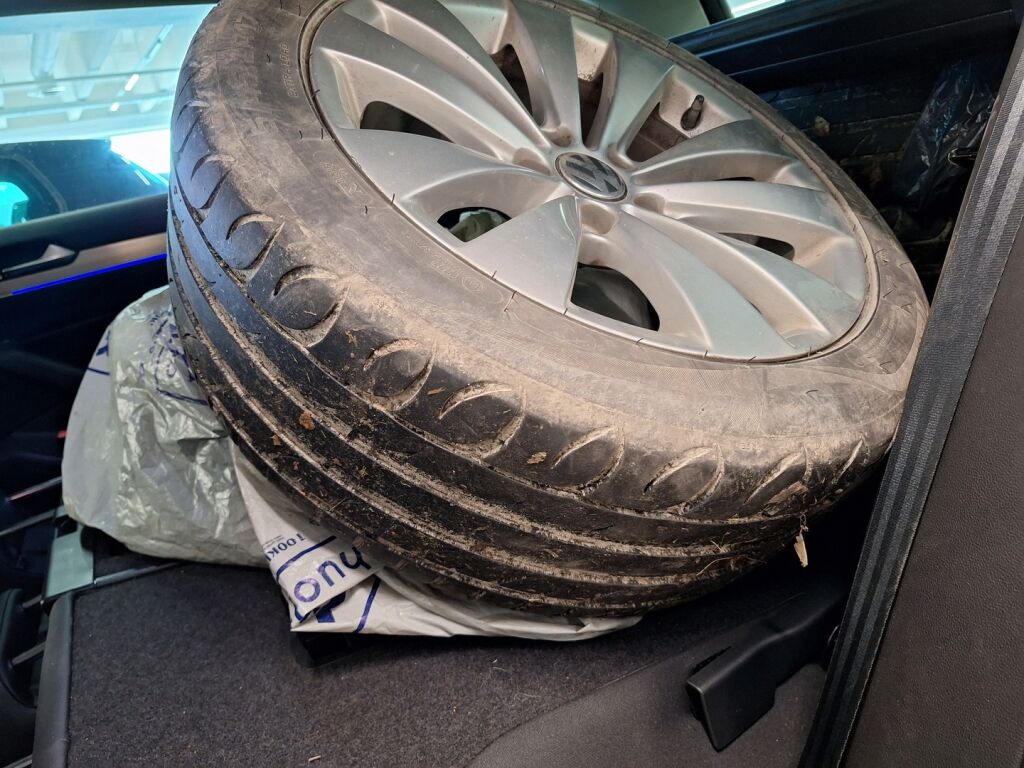 Volkswagen Passat 2018 Musta