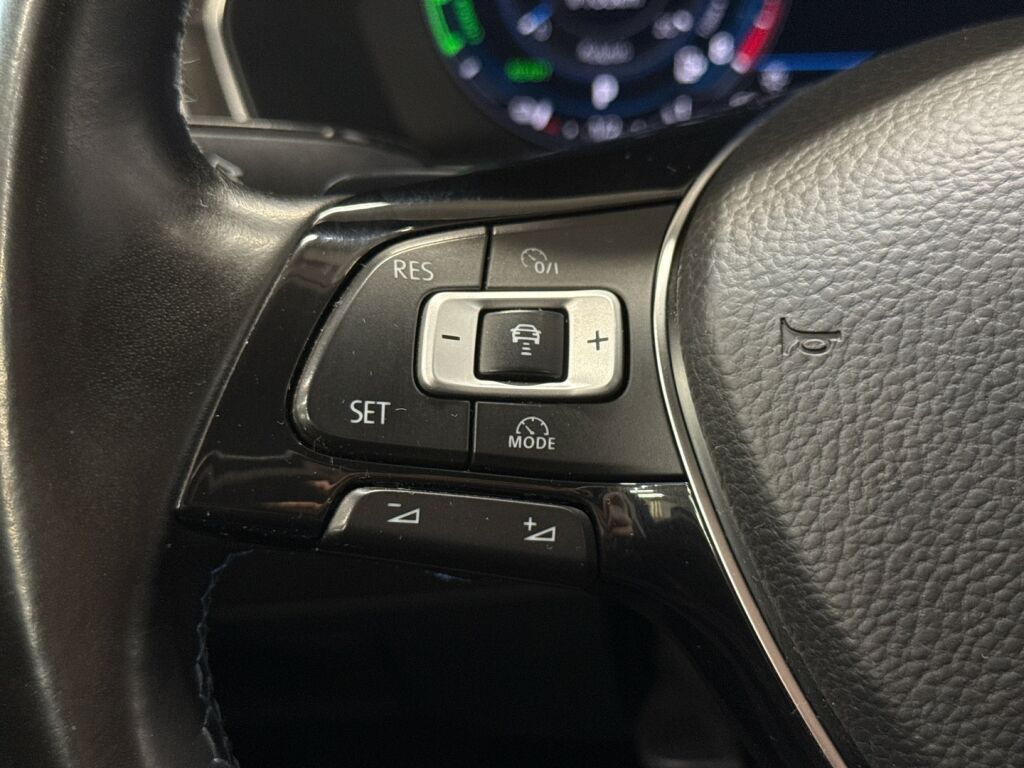 Volkswagen Passat 2018 Musta