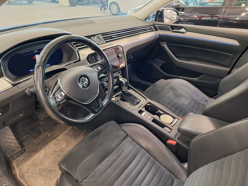 Volkswagen Passat 2018 Musta