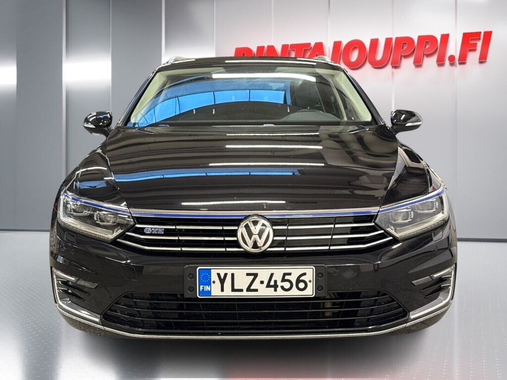 Volkswagen Passat 2018 Musta