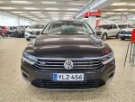Volkswagen Passat 2018 Musta