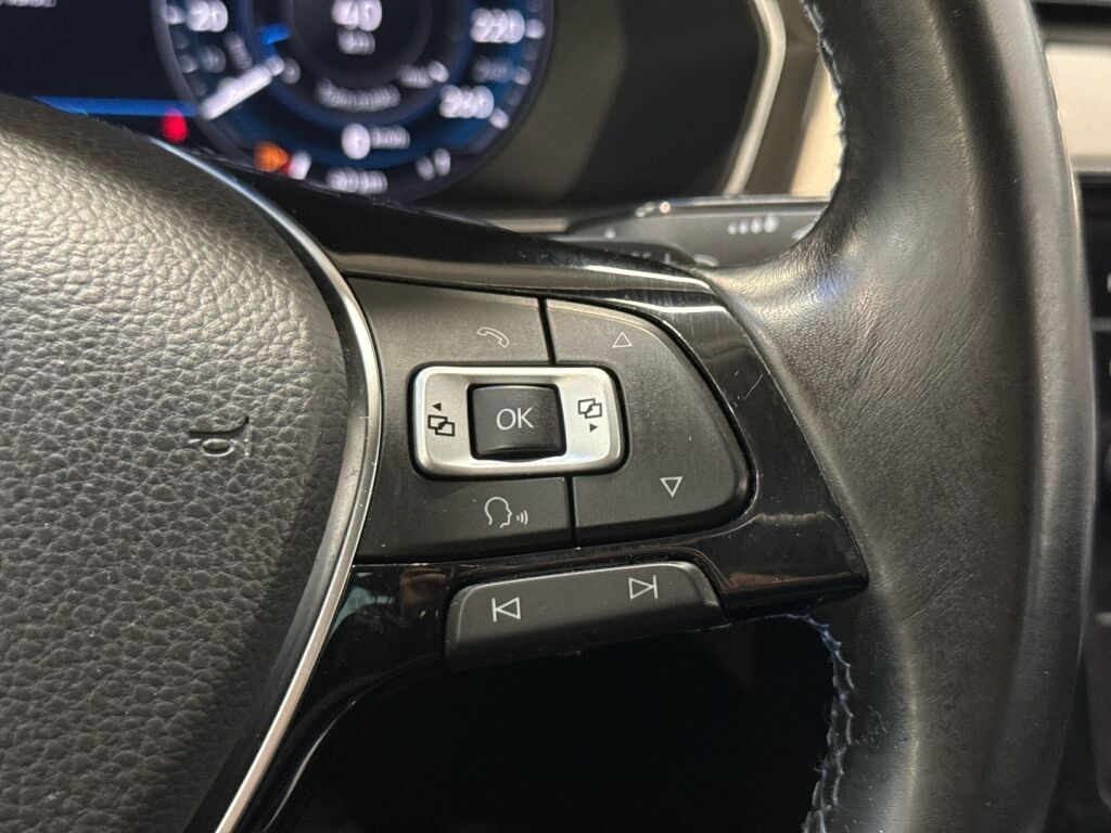 Volkswagen Passat 2018 Musta