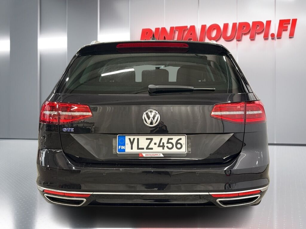 Volkswagen Passat 2018 Musta