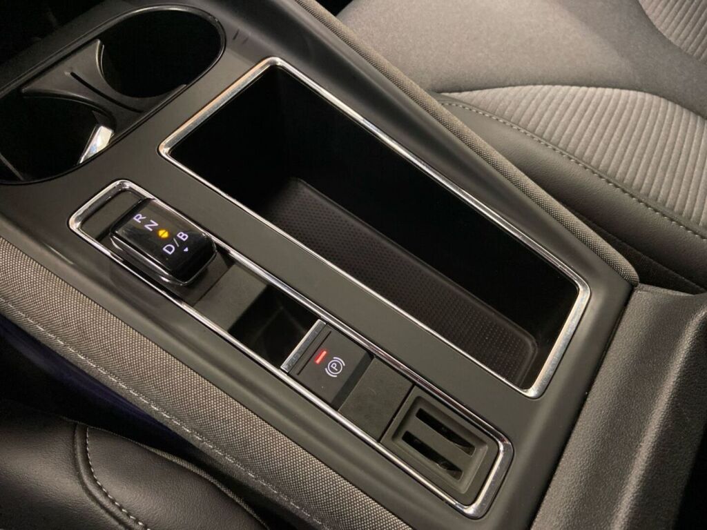 Skoda Enyaq 2023 Musta
