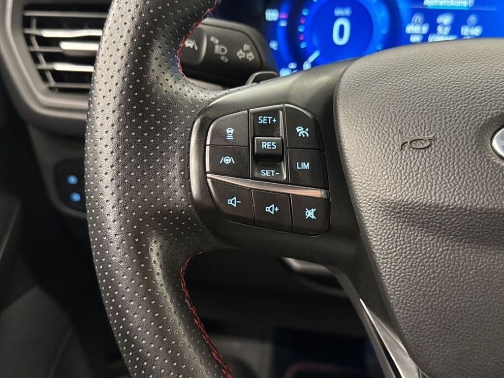 Ford Focus 2023 Musta