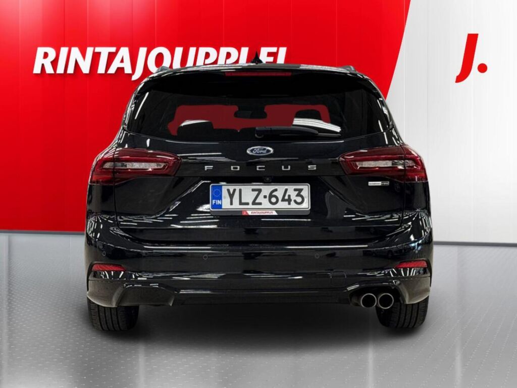 Ford Focus 2023 Musta