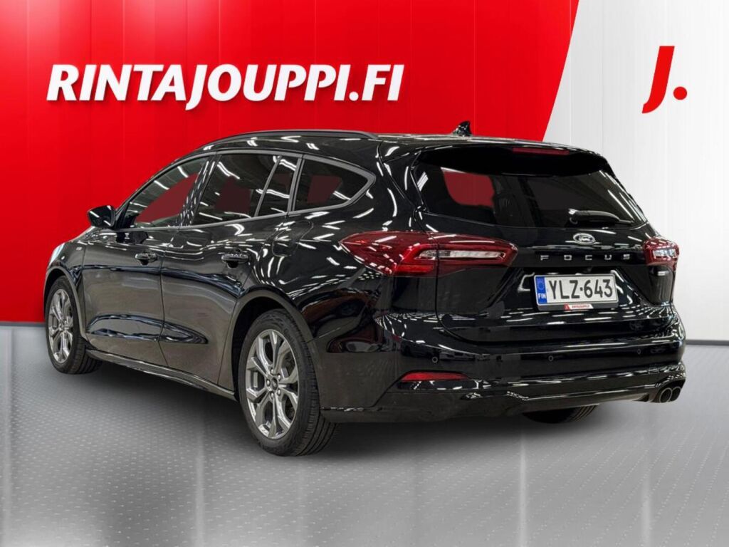 Ford Focus 2023 Musta