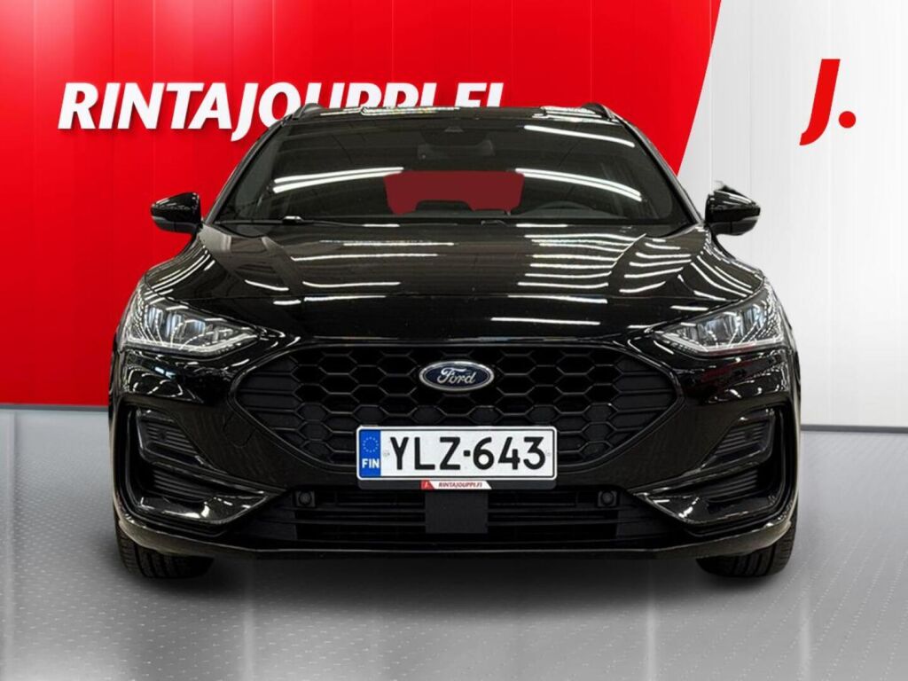 Ford Focus 2023 Musta