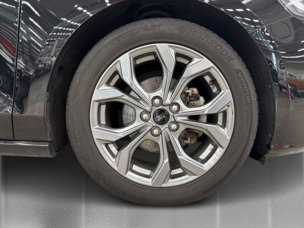 Ford Focus 2023 Musta