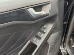 Ford Focus 2023 Musta